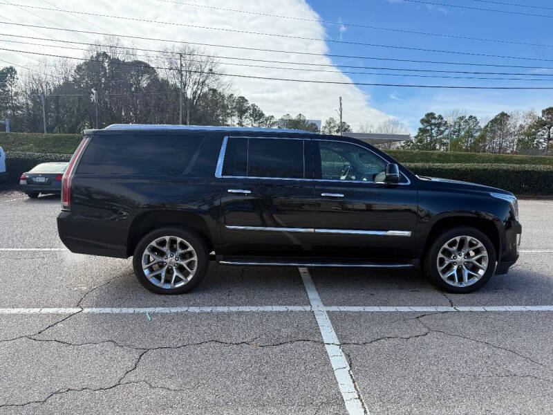 2017 Cadillac Escalade ESV Luxury