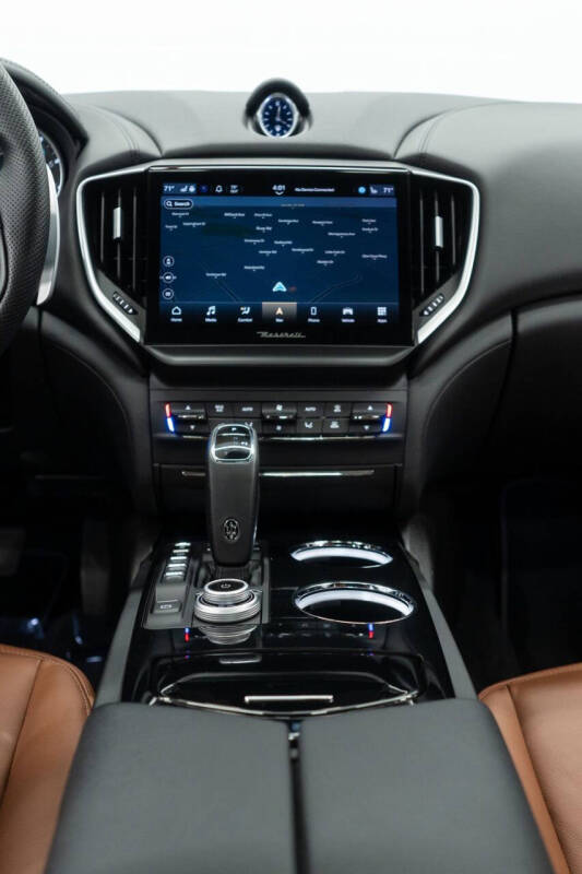 2022 Maserati Ghibli Modena Q4