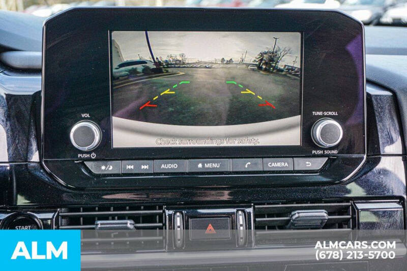 2025 Nissan Pathfinder SV