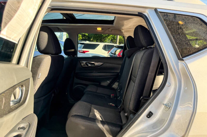 2017 Nissan Rogue SV