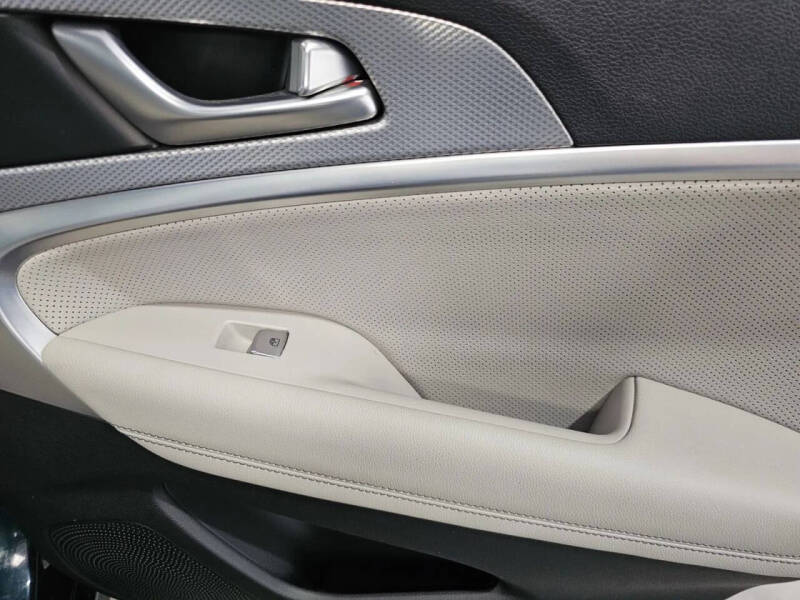 2023 Genesis G70