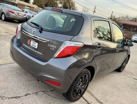 2013 Toyota Yaris 5-Door LE