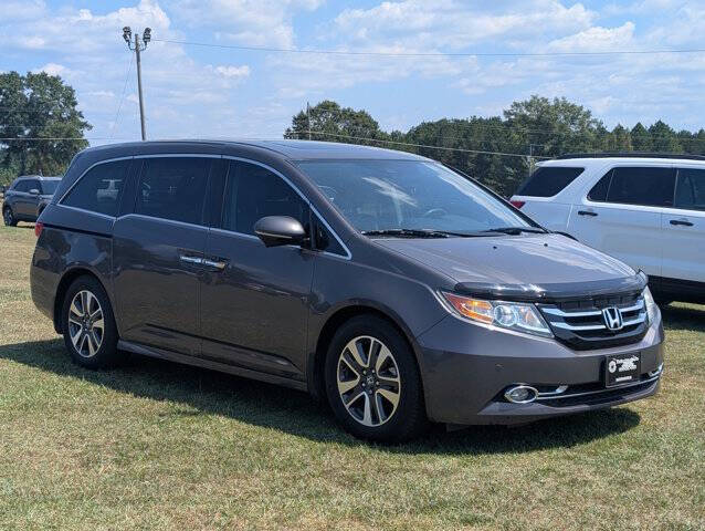 2016 Honda Odyssey Touring's photo