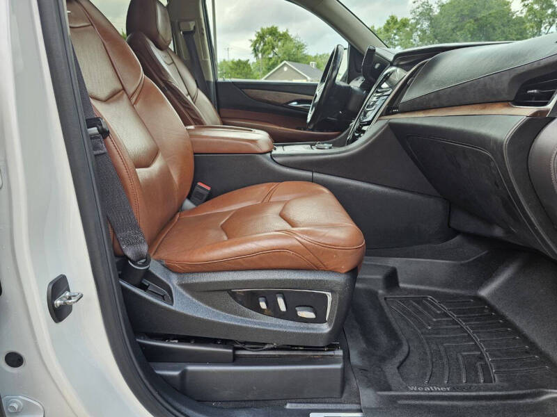 2017 Cadillac Escalade Luxury