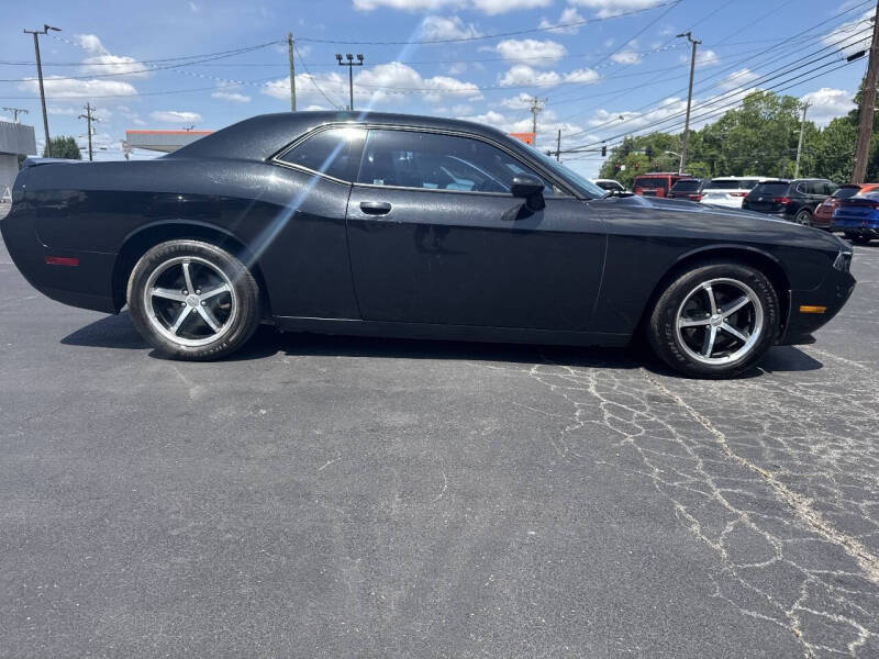 2011 Dodge Challenger SE