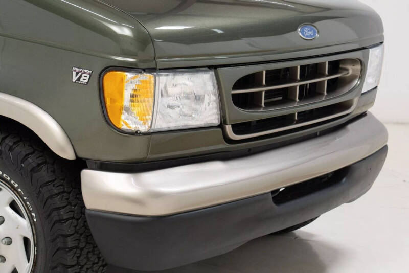 2002 Ford E-Series E-350 SD XLT