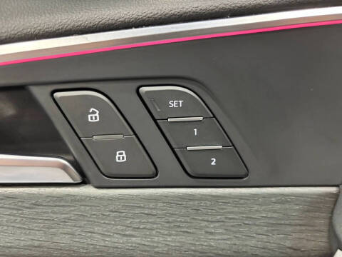 2017 Audi A4 2.0T quattro Prestige