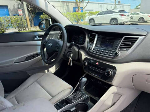 2016 Hyundai Tucson SE