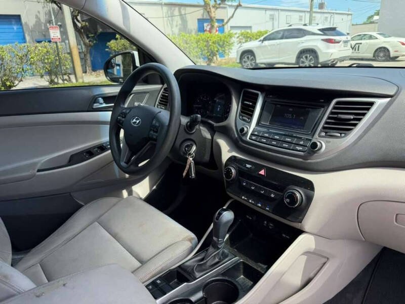 2016 Hyundai Tucson SE