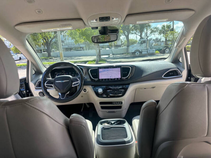 2021 Chrysler Pacifica Hybrid Touring L