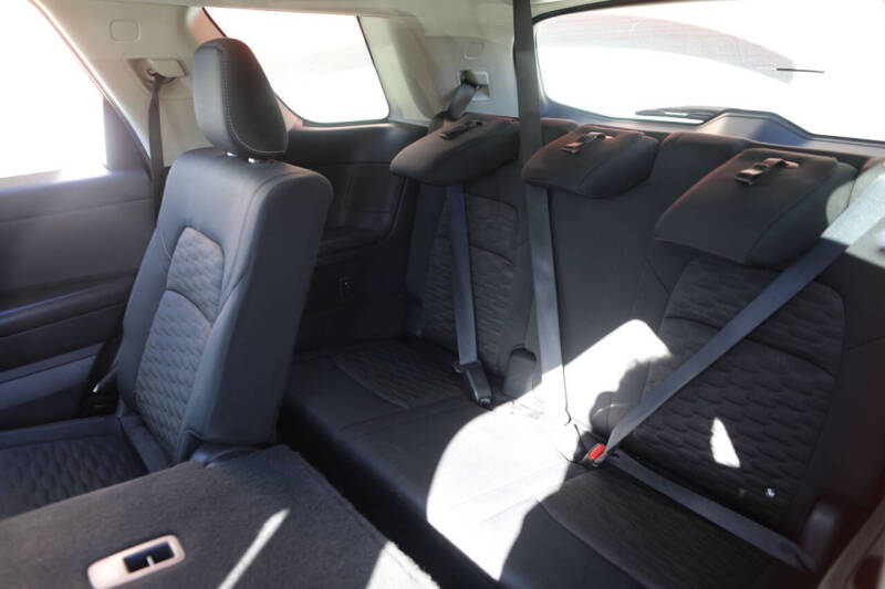 2022 Nissan Pathfinder S