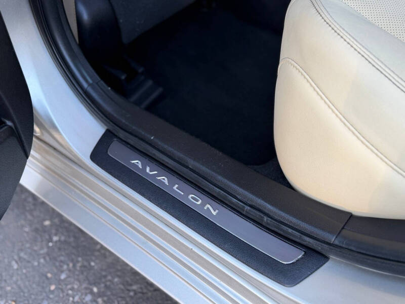 2014 Toyota Avalon Limited