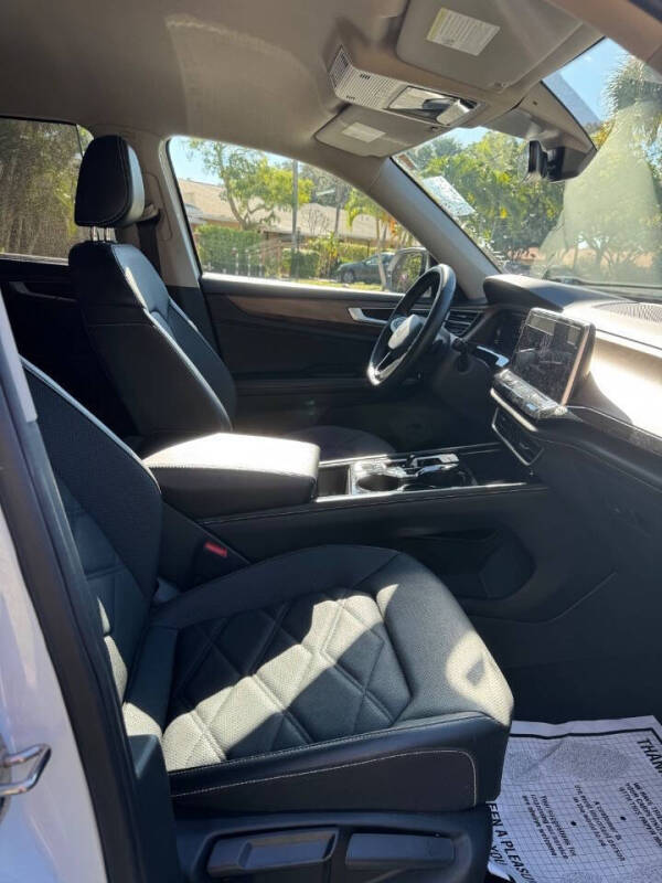 2024 Volkswagen Atlas SE