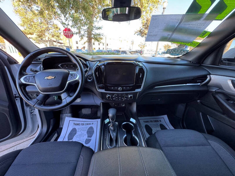 2022 Chevrolet Traverse LT Cloth