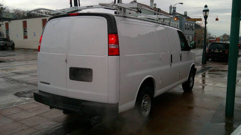 2022 Chevrolet Express 2500