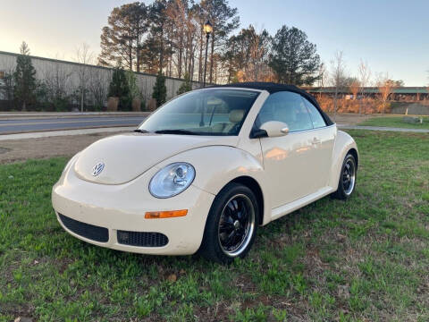 2008 Volkswagen New Beetle Convertible for sale at A & A AUTOLAND in Woodstock GA