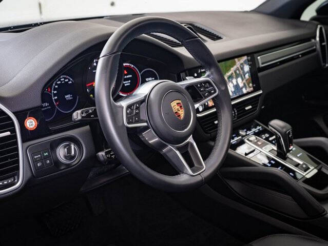 2023 Porsche Cayenne Platinum Edition