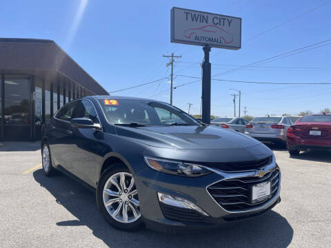 2019 Chevrolet Malibu for sale at TWIN CITY AUTO MALL in Bloomington IL