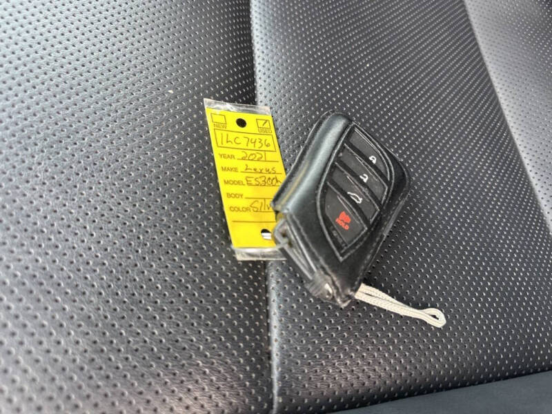 2021 Lexus ES 300h