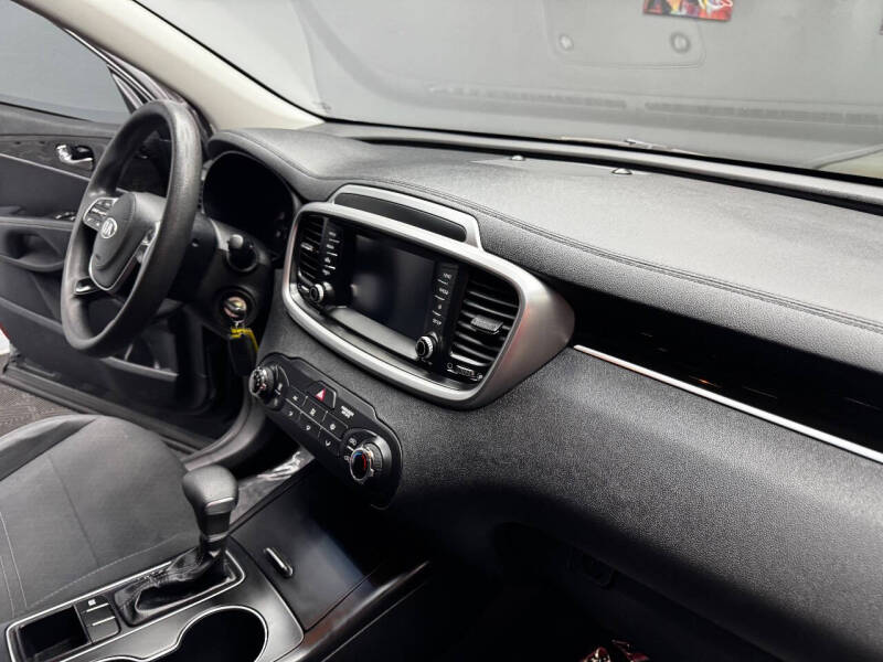 2020 Kia Sorento LX V6