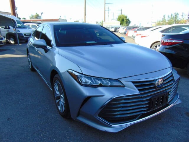 2022 Toyota Avalon Hybrid XLE