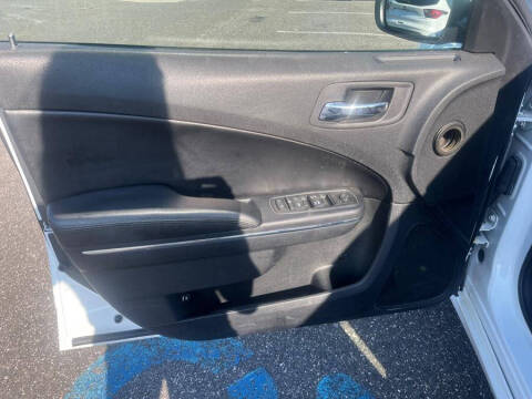 2013 Dodge Charger SE