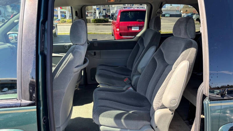 1996 Dodge Caravan LE
