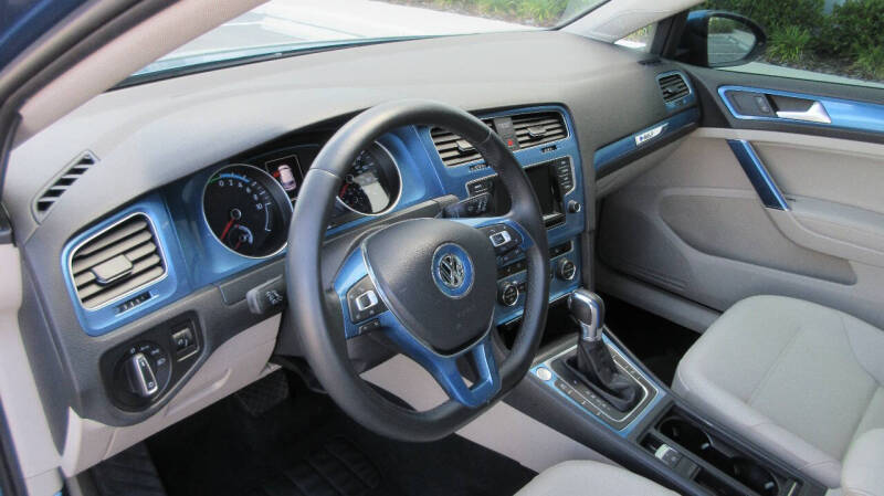 2015 Volkswagen e-Golf SEL Premium