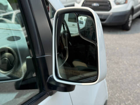2017 Nissan NV200 SV
