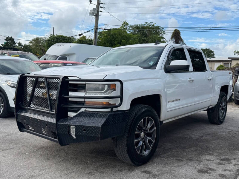 2016 Chevrolet Silverado 1500 LT photo 3