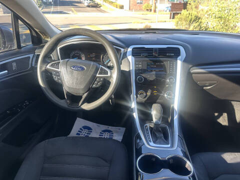 2014 Ford Fusion SE