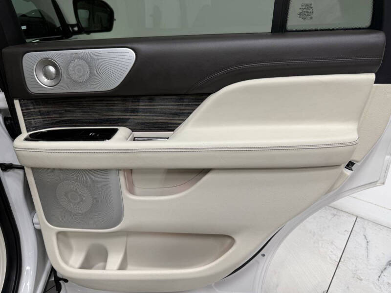 2020 Lincoln Navigator Black Label