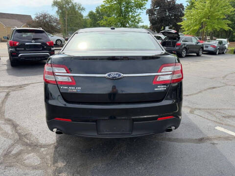 2016 Ford Taurus SEL