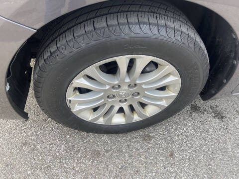 2011 Toyota Sienna XLE 8-Passenger