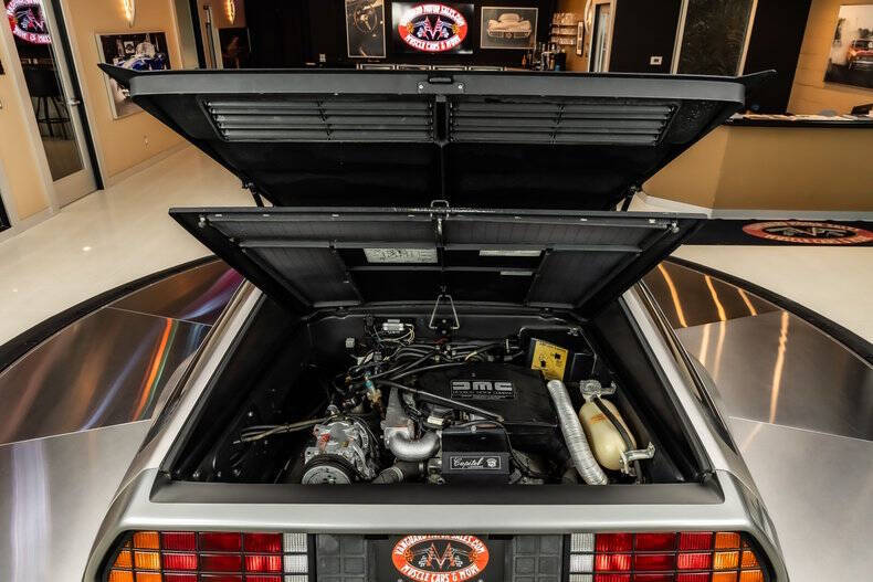 1981 DeLorean DMC-12