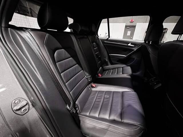 2017 Volkswagen Golf R 4Motion