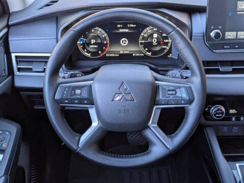 2023 Mitsubishi Outlander SE