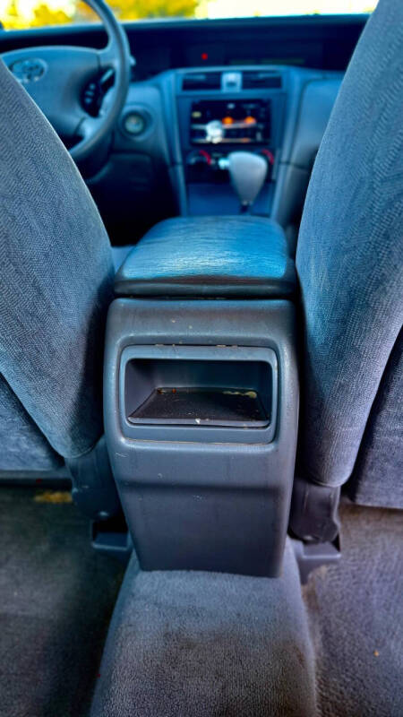 2004 Toyota Avalon XL
