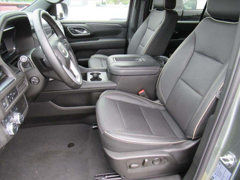 2024 GMC Yukon XL SLT