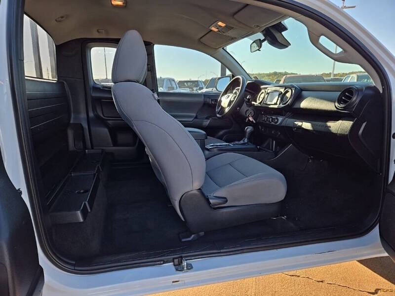 2018 Toyota Tacoma SR