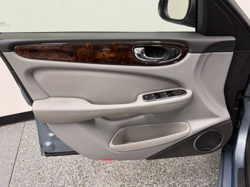 2004 Jaguar XJ-Series XJ8