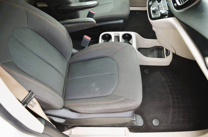 2017 Chrysler Pacifica Touring