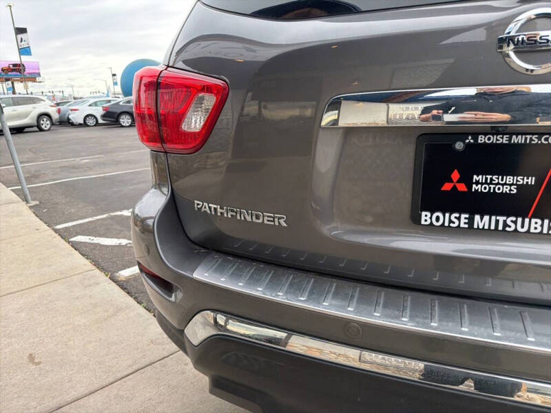 2017 Nissan Pathfinder SL