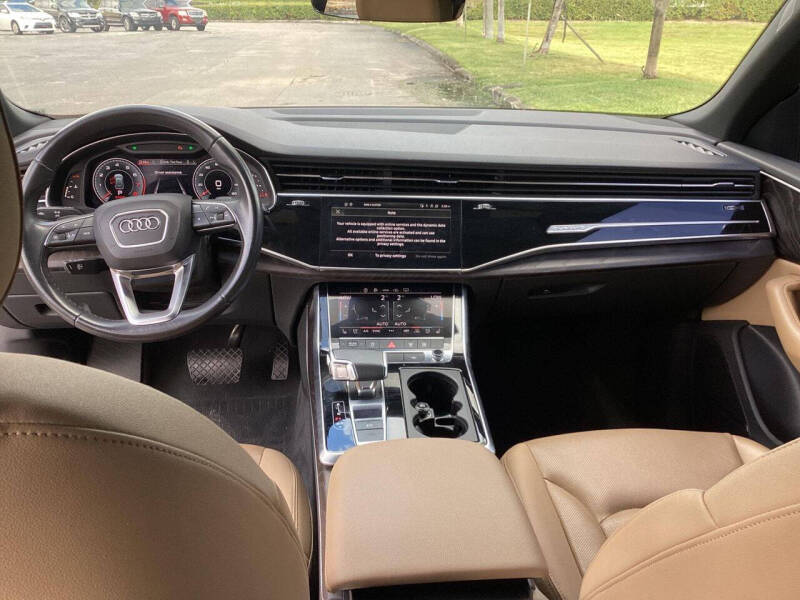 2021 Audi Q8 quattro Premium Plus 55 TFSI