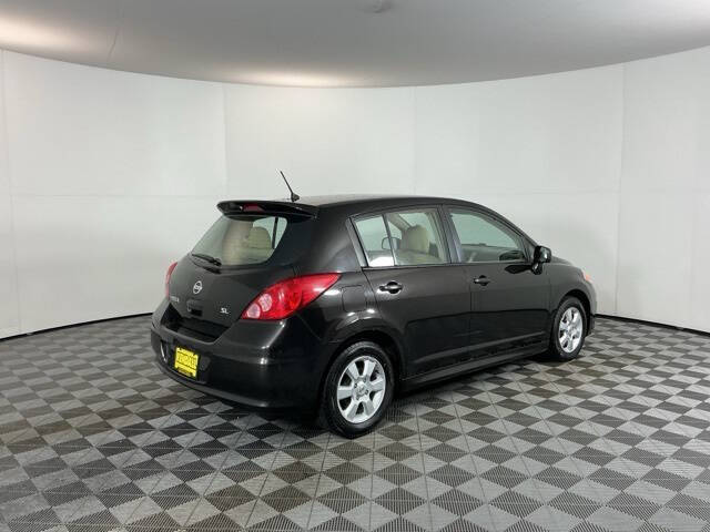 2011 Nissan Versa 1.8 SL