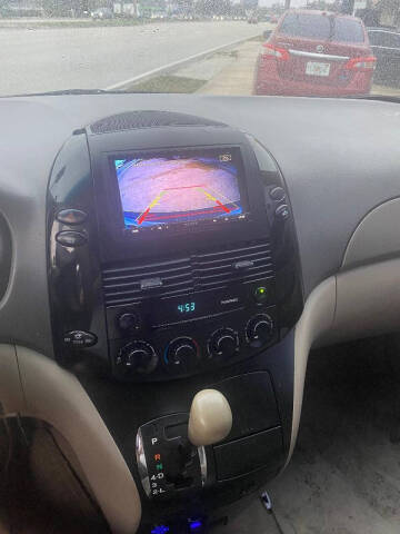 2004 Toyota Sienna LE 7 Passenger