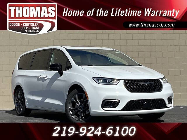 2026 Chrysler Pacifica Select