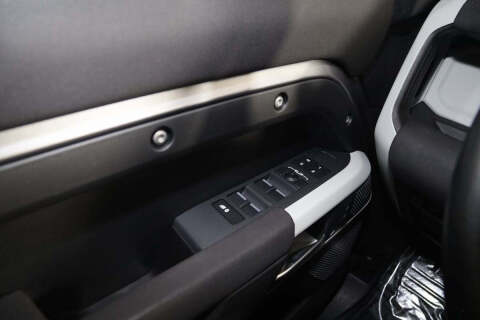 2023 Land Rover Defender 110 SE