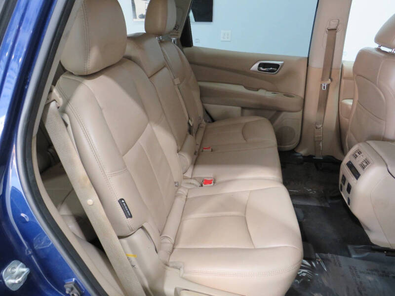 2018 Nissan Pathfinder SL