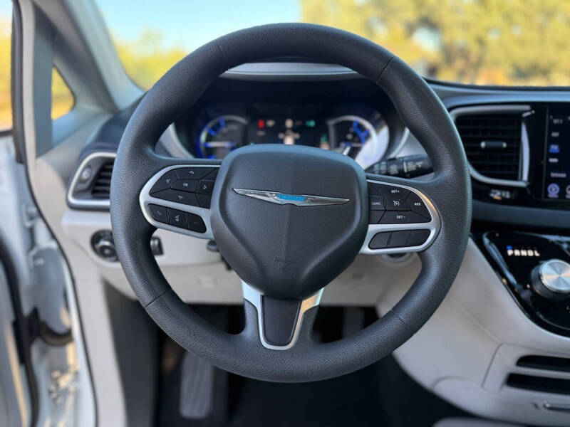 2017 Chrysler Pacifica Hybrid Touring Plus